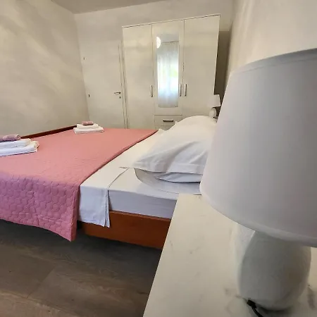 Apartment Violet